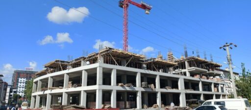 Menemen’de Doğanlar İnşaat’a verilen yüksek katlı inşaat ruhsatları tartışılıyor. Vatandaşlar,