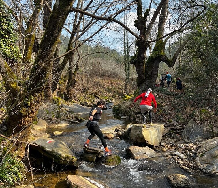 Efeler Yolu Ultra Trail Tanıtım Toplantısı Gerçekleştirildi İzmir’in eşsiz manzarası eşliğinde koşmak isteyenler Efeler Yolu Ultra Trail’de
buluşacak.