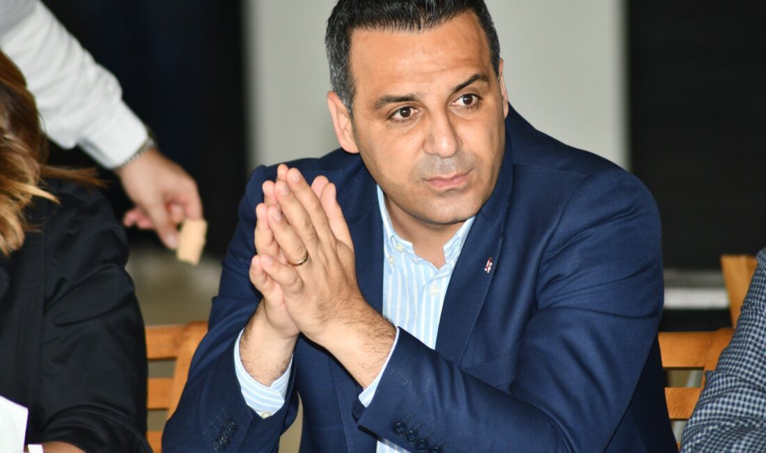 Çiğli Belediye Başkanı Onur Emrah Yıldız, ilçede görev yapan 26