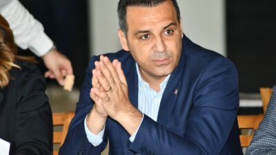 Çiğli Belediye Başkanı Onur Emrah Yıldız, ilçede görev yapan 26