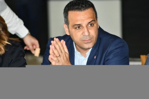 Çiğli Belediye Başkanı Onur Emrah Yıldız, ilçede görev yapan 26