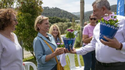 Güzelbahçe Belediyesi, Anneler Günü nedeniyle Güzelbahçeli anneleri kahvaltıda bir araya