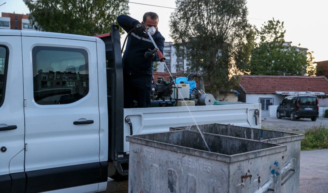 Karşıyaka Belediyesi, yaz aylarının en büyük sorunlarından biri olan karasineklerle