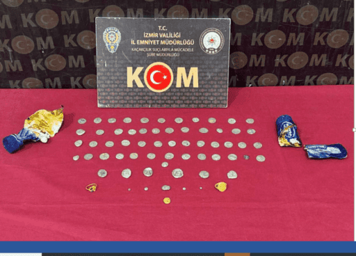 İzmir Emniyeti, Adnan Menderes Havalimanı’nda düzenlediği operasyonda, diş macunu tüplerine