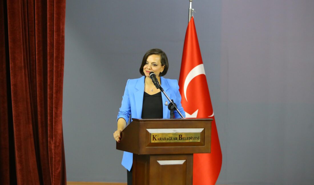 Karabağlar Belediyesi’nde görev yapan aday memurlar, düzenlenen törenle yemin ederek