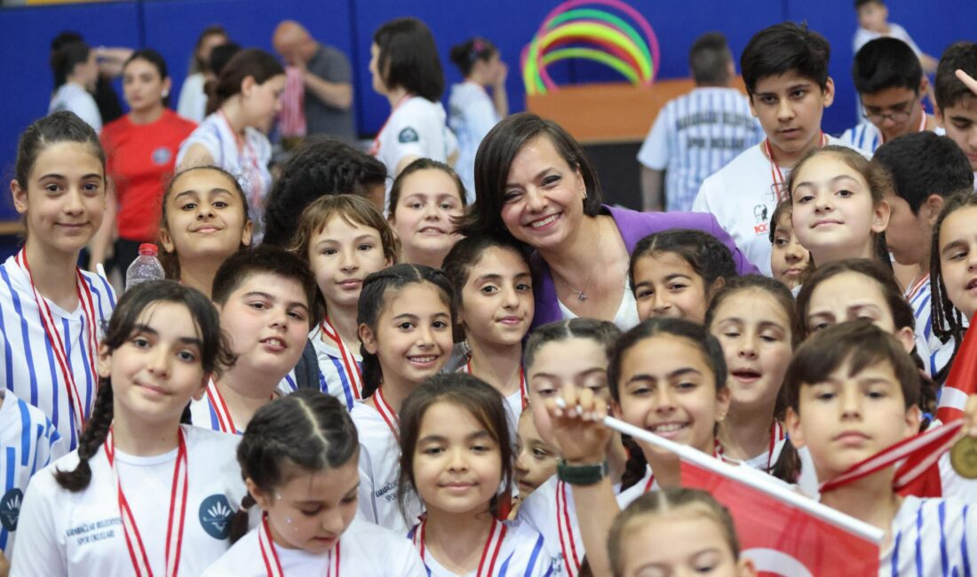 Karabağlar Belediyesi Spor Okulları'nda eğitim alan Voleybol, Basketbol ve Jimnastik