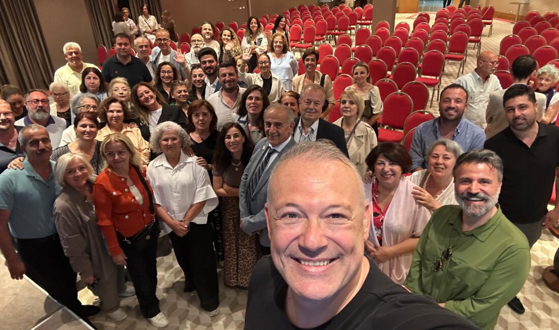 Başkan Denizli, İzBBŞT Genel Sanat Yönetmeni ve usta tiyatrocu Levent