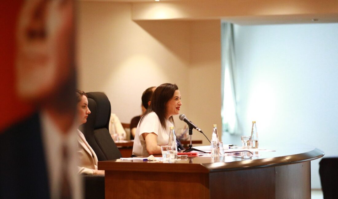 Başkan Filiz Ceritoğlu Sengel: Kesin Hesap, belediyenin ekonomik öngörüyle yönetildiğinin kanıtıdır Efes Selçuk Belediye Başkanı Filiz Ceritoğlu Sengel, 2024 Yılı Kesin