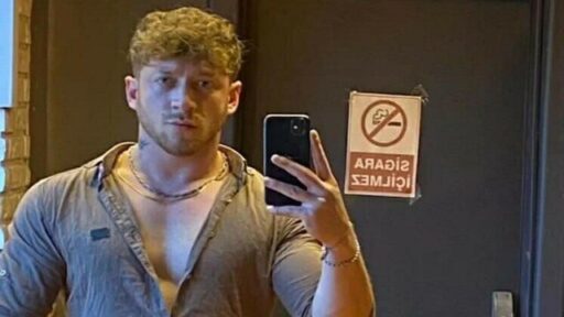 Muğla’nın Fethiye ilçesinde yaşayan 25 yaşındaki İbrahim Solak, evinde silahla