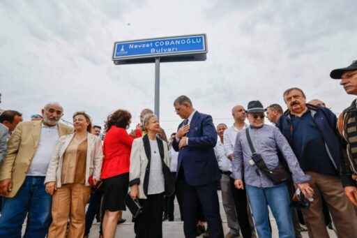 İzmir Büyükşehir Belediye Meclisi’nin kararıyla, Karşıyaka’daki bir cadde ve bir