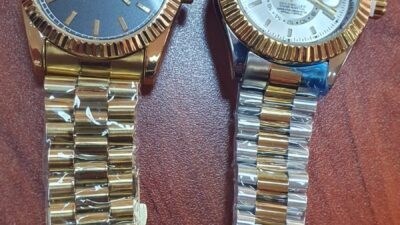 Sosyal medya üzerinden verilen ilanlara güvenip saat siparişi veren bir