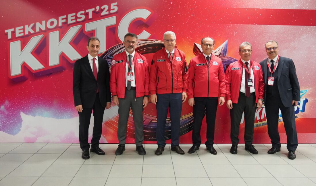 Ege Üniversitesi Rektörü Prof. Dr. Necdet Budak; Cumhurbaşkanı Recep Tayyip