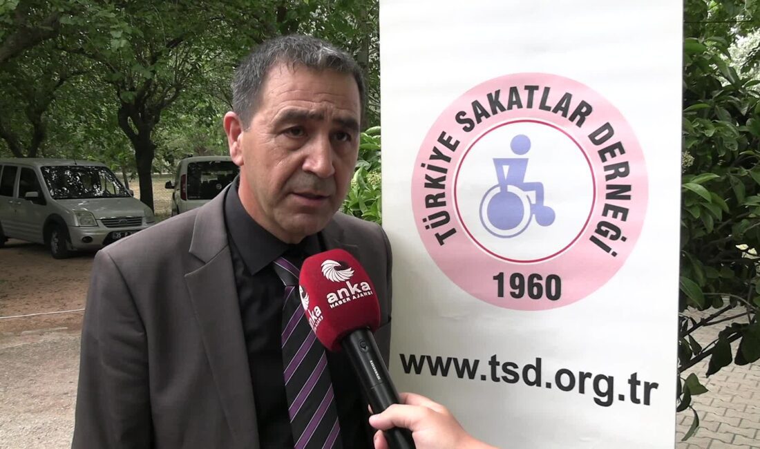 Türkiye Sakatlar Derneği İzmir Şube Başkanı Metin Çınar, engelli bireylerin