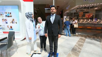 Sağlık Bakanlığının "İdeal Kilonu Öğren, Sağlıklı Yaşa" kampanyası kapsamında İzmir’de