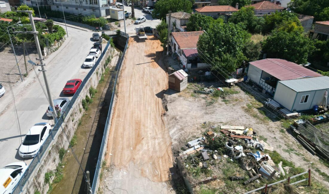 Urla’nın trafiğine “alternatif yollar” çözüm olacak Urla Belediyesi ilçe genelinde trafiği rahatlatmak için çalışmalarına hız kesmeden