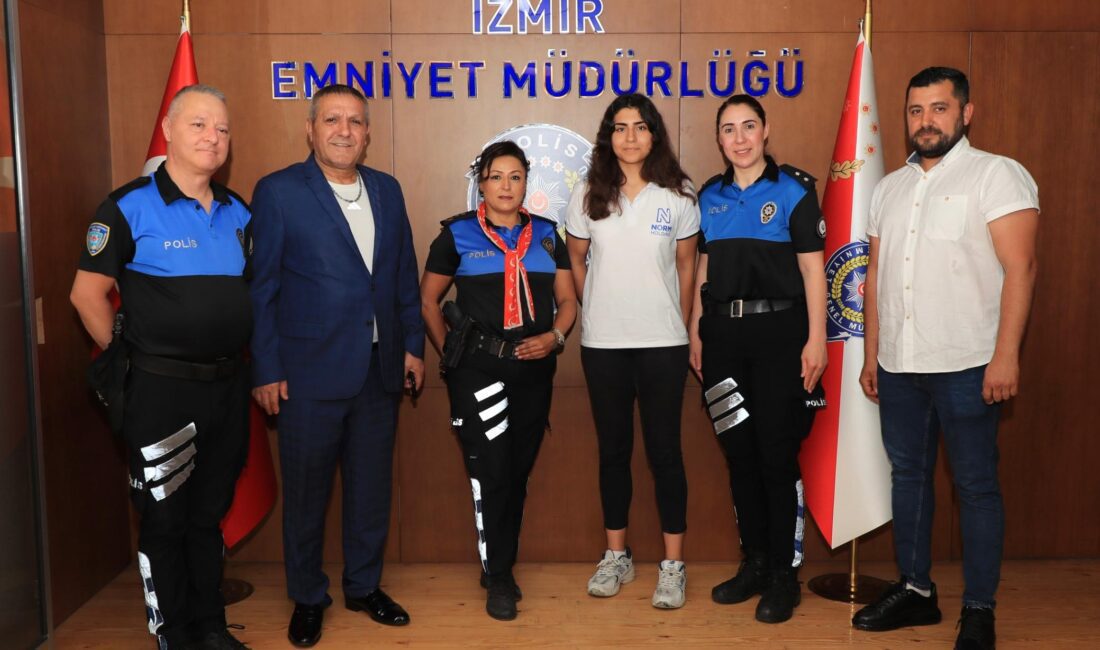 İzmir İl Emniyet Müdürü Celal Sel, Türkiye şampiyonu olan genç
