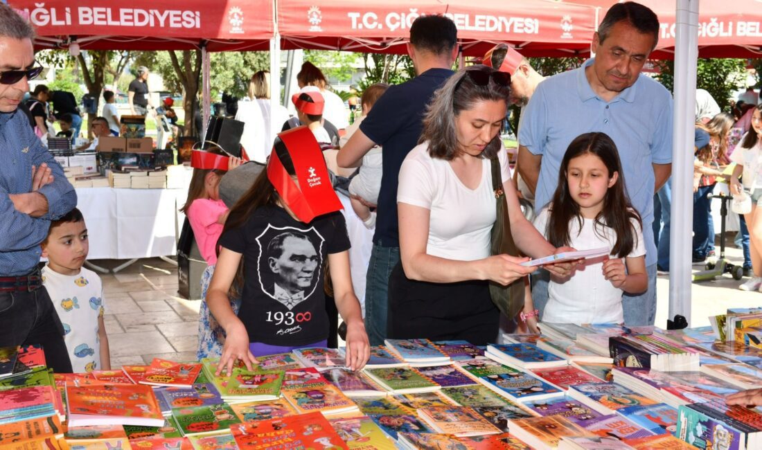 Çiğli Belediyesi’nin düzenlediği 1. Çiğli Kitap Günleri, dördüncü gününde de