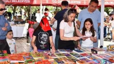 Çiğli Belediyesi’nin düzenlediği 1. Çiğli Kitap Günleri, dördüncü gününde de