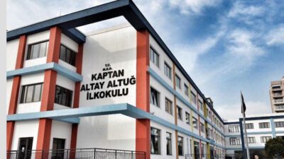 İzmir’in Karşıyaka ilçesinde bulunan Kaptan Altay Altuğ İlkokulu’nda düzenlenecek mezuniyet