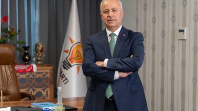 AK Parti Karşıyaka İlçe Başkanı Selahattin Köse, Karşıyaka Belediye Başkanı
