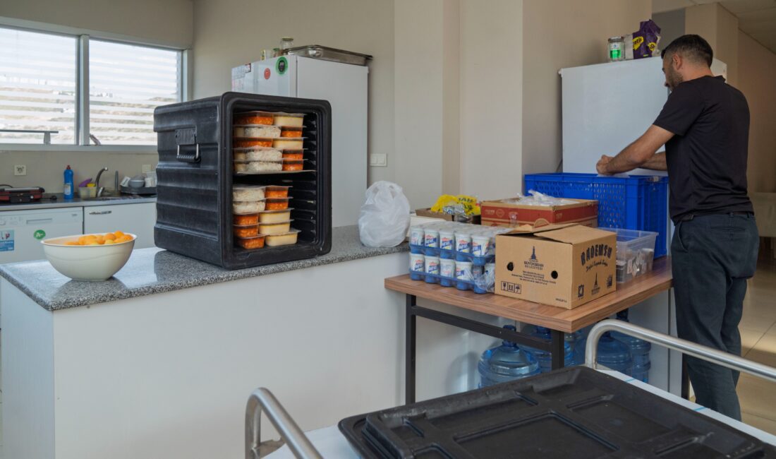 Öğrenciler greve rağmen mağdur edilmedi İzmir Büyükşehir Belediyesi Karşıyaka ve Buca’daki sosyal tesislerde konaklayan üniversiteli