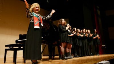 Yıl boyunca Karşıyaka Oda Orkestrası’nın (KODA) konserlerine ev sahipliği yapan