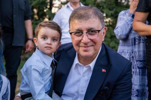 İzmir Büyükşehir Belediyesi Yuvamız İzmir Çocuk Etkinlik Merkezleri’nde mezuniyet sevinci