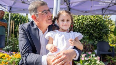 İzmir Büyükşehir Belediye Başkanı Dr. Cemil Tugay, İzmir Büyükşehir Belediyesi'nin