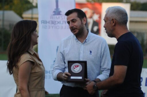 İzmir Büyükşehir Belediyesi’nin hem isim sponsoru olduğu hem de malzeme