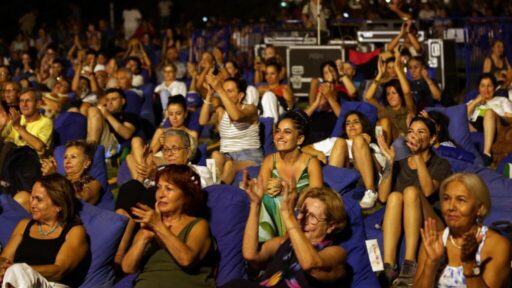 İzmir Büyükşehir Belediyesi tarafından düzenlenen Çim Konserleri, 1 Temmuz-26 Ağustos