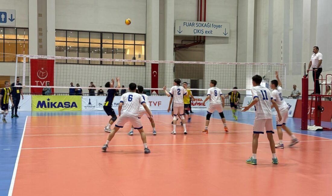 İzmir Büyükşehir Belediyesi ile Türkiye Voleybol Federasyonu’nun iş birliğiyle düzenlenen