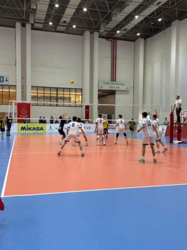 İzmir Büyükşehir Belediyesi ile Türkiye Voleybol Federasyonu’nun iş birliğiyle düzenlenen
