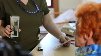 80 yaş ve üstü veya yatağa bağımlı olan tüm hastaların