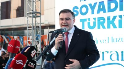AK Parti İzmir İl Başkanlığı'nın bayramlaşma programında konuşan İl Başkanı