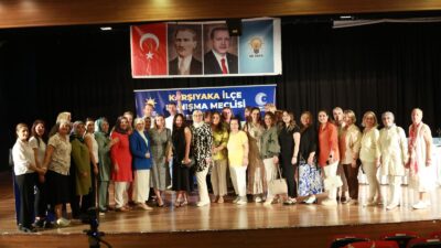 Ahmet Piriştina Kültür Merkezi'nde gerçekleştirilen Danışma Meclisi'ne AK Parti İzmir