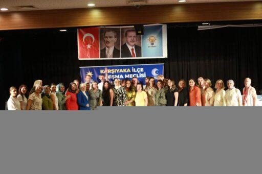 Ahmet Piriştina Kültür Merkezi'nde gerçekleştirilen Danışma Meclisi'ne AK Parti İzmir