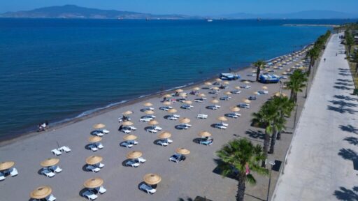 İzmir’in kuzeyinde yer alan ve yaz aylarında günübirlik tatilcilerin uğrak
