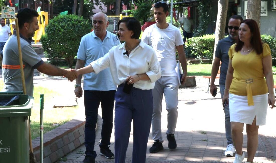 Karabağlar Belediye Başkanı Helil Kınay, mahalle muhtarlarıyla birlikte yürüttüğü saha