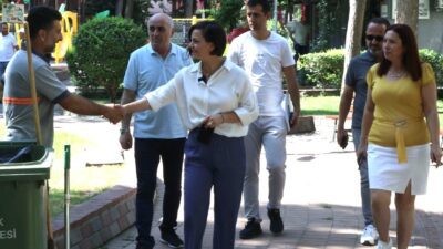 Karabağlar Belediye Başkanı Helil Kınay, mahalle muhtarlarıyla birlikte yürüttüğü saha