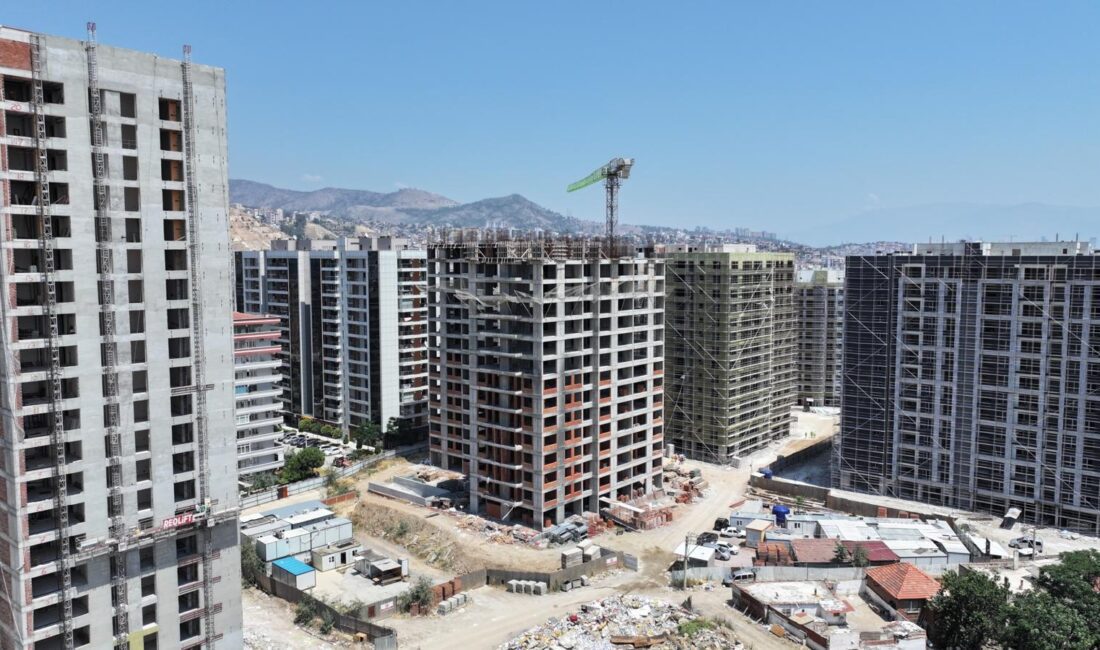 İzmir Büyükşehir Belediyesi’nden kentsel dönüşüm süreçleriyle ilgili zorunlu açıklama İzmir Büyükşehir Belediyesi son günlerde farklı yerlerden yapılan kentsel dönüşüm