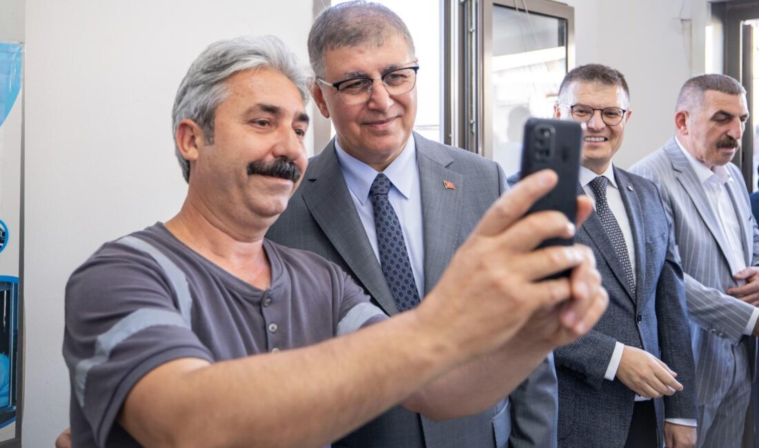 Dr. Cemil Tugay, Kurban Bayramı öncesinde personelle bayramlaşma turuna ESHOT