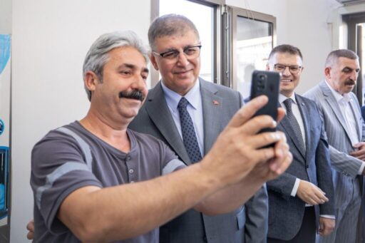 Dr. Cemil Tugay, Kurban Bayramı öncesinde personelle bayramlaşma turuna ESHOT