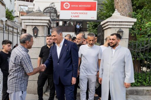 İzmir Büyükşehir Belediye Başkanı Dr. Cemil Tugay, Kurban Bayramı namazını