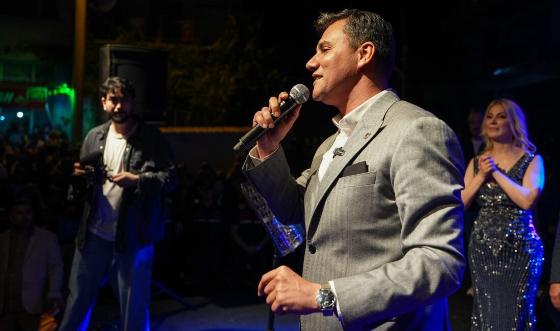 Manisa Büyükşehir Belediye Başkanı Ferdi Zeyrek, Alaşehir programı kapsamında ilçedeki