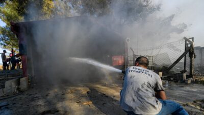 İzmir Büyükşehir Belediyesi İtfaiye ve İzmir Orman Bölge Müdürlüğü ekipleri,
