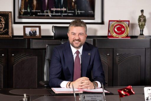 Buca Belediye Başkanı Mimar Görkem Duman, maaş ödemelerinde yaşanan aksaklık