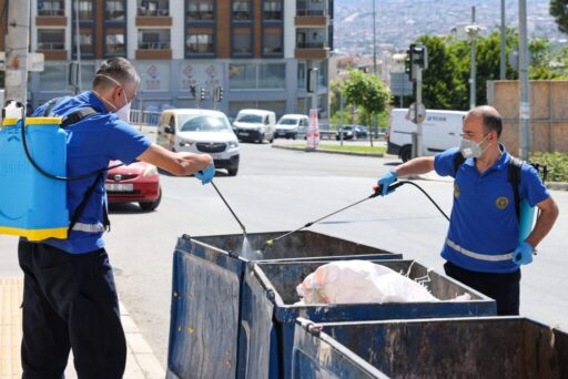 Buca Belediyesi,  havaların ısınması ile ilçe genelinde başlattığı ilaçlama çalışmalarını