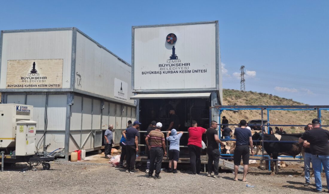 Büyükşehir'den mobil kesim üniteleri, mezbahalar ve kurban kesim çadırlarıyla İzmirlilerin