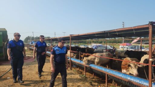 Çiğli Belediyesi Zabıta Müdürlüğü ile İlçe Kurban Komisyonu ekipleri Kurban