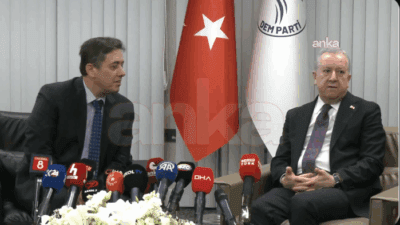 "MHP ve DEM Parti heyetlerinin bayramlaşmasında 'demli çay' şakası gündem